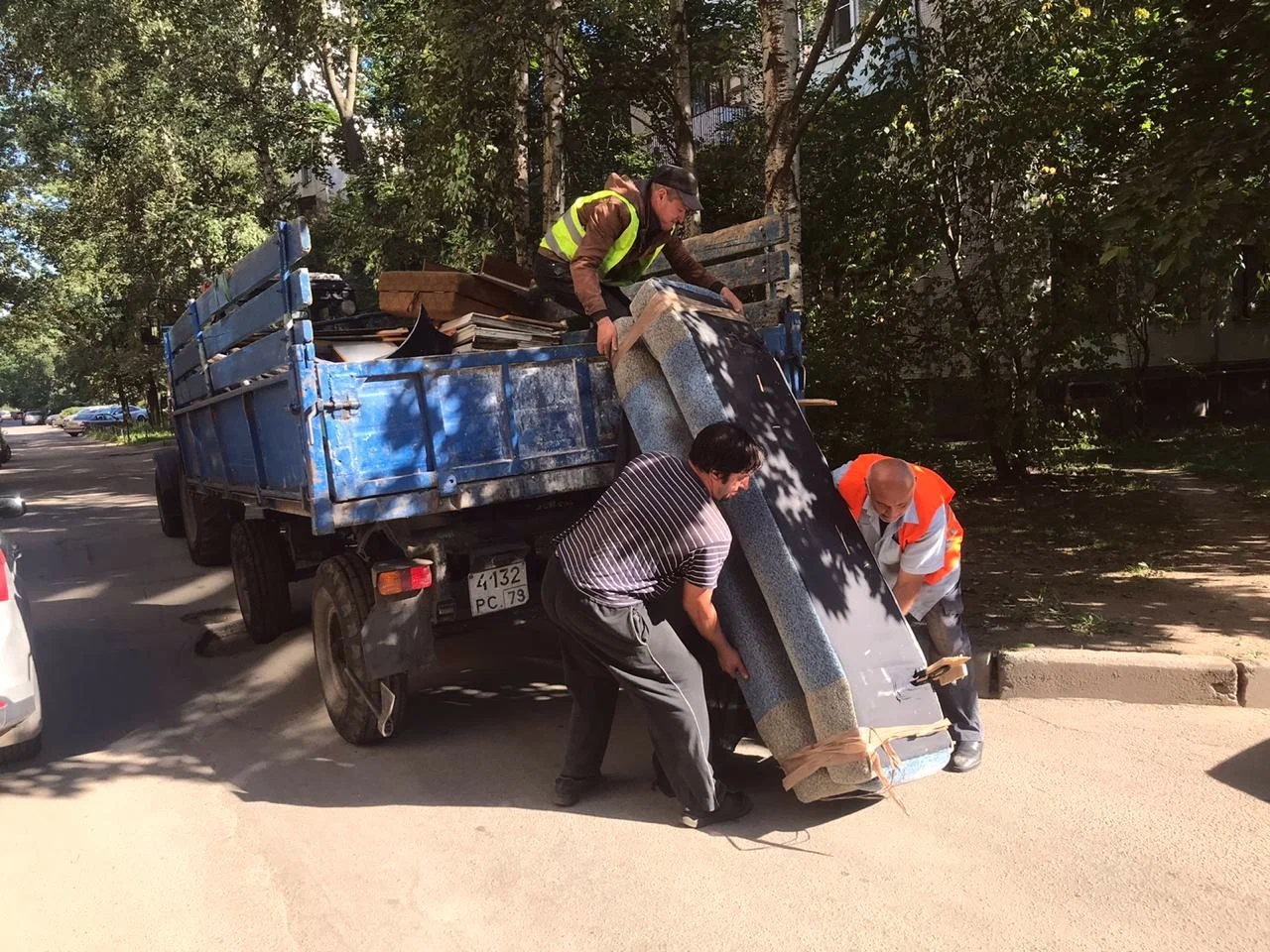 Профессиональный вывоз крупногабаритного мусора в Урае в октябре