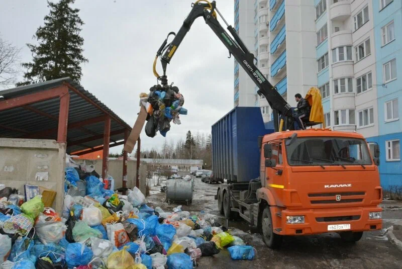 Вывоз бытового мусора в Урае с погрузкой в октябре