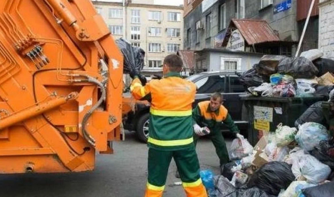 Срочный вывоз мусора в Урае от ПроМусор — заказ день в день от 2970 руб., грузчики, цена
