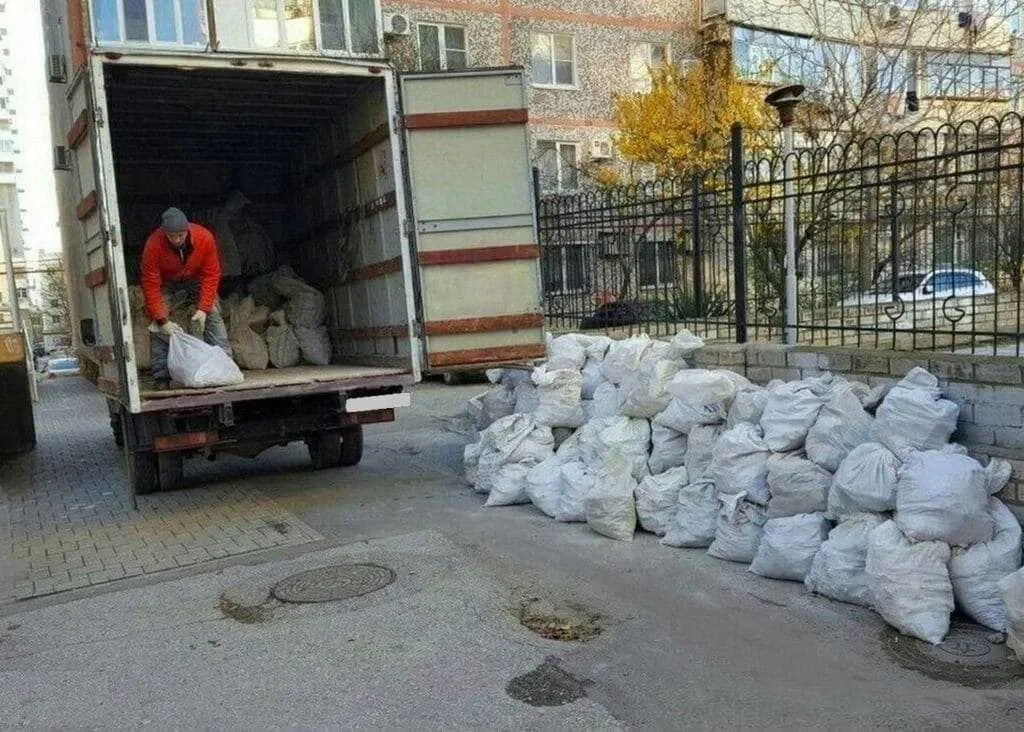 Вывоз мусора после переезда в Урае в октябре