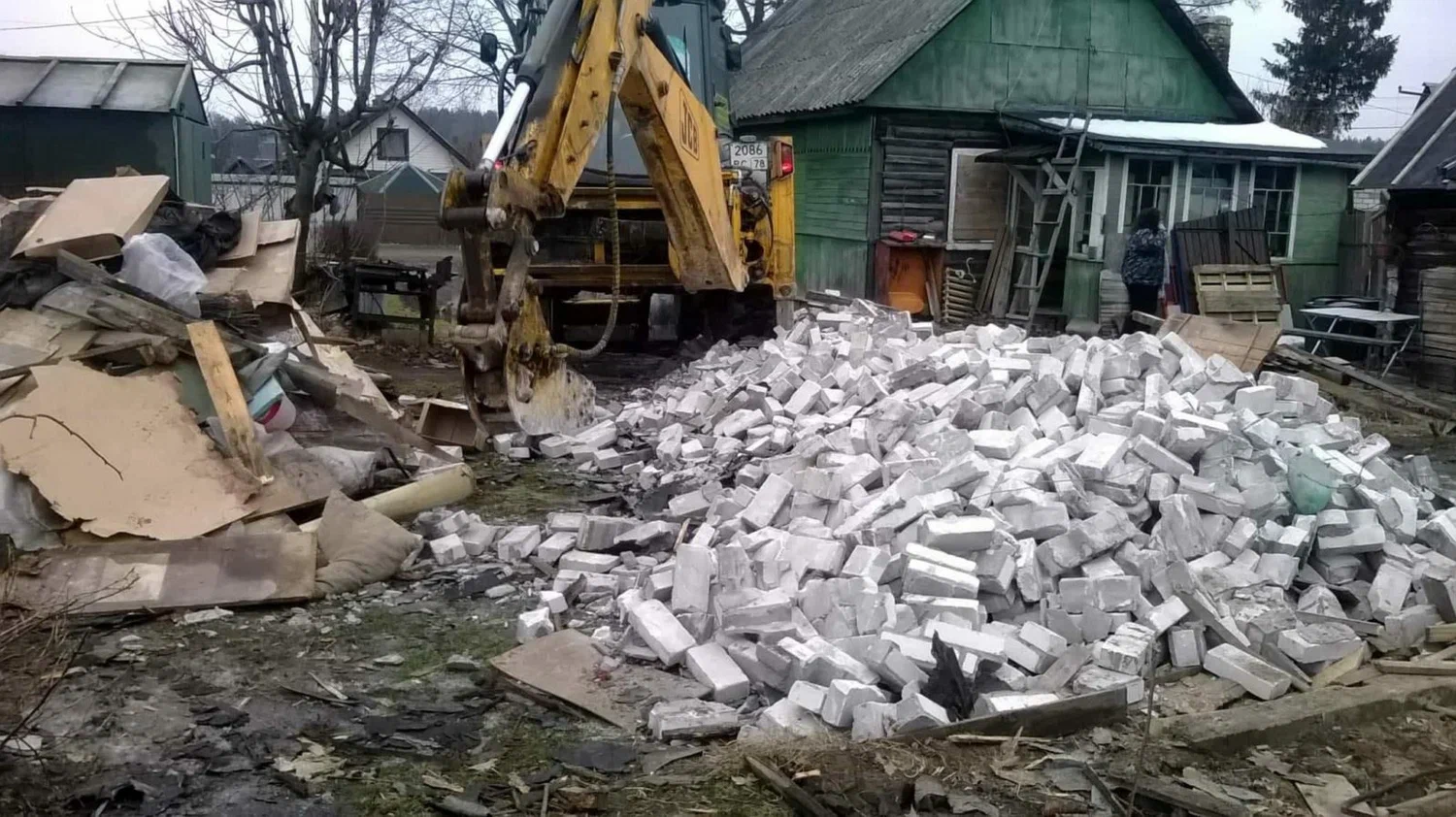 Вывоз мусора после сноса здания в Урае от ПроМусор – цена от 5211 руб., утилизация и уборка стройотходов