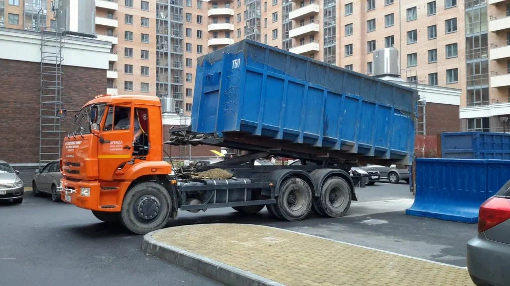 Аренда пухто для вывоза строительного и бытового мусора в Урае в октябре