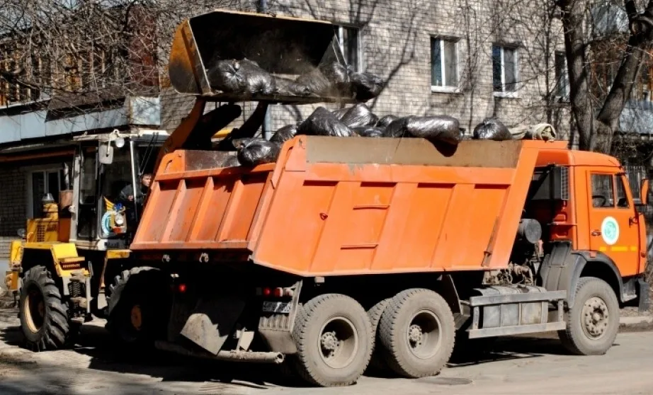 Вывоз мусора грузовым фургоном 5 тонн в Урае – ПроМусор, аренда, цена от 1615 руб