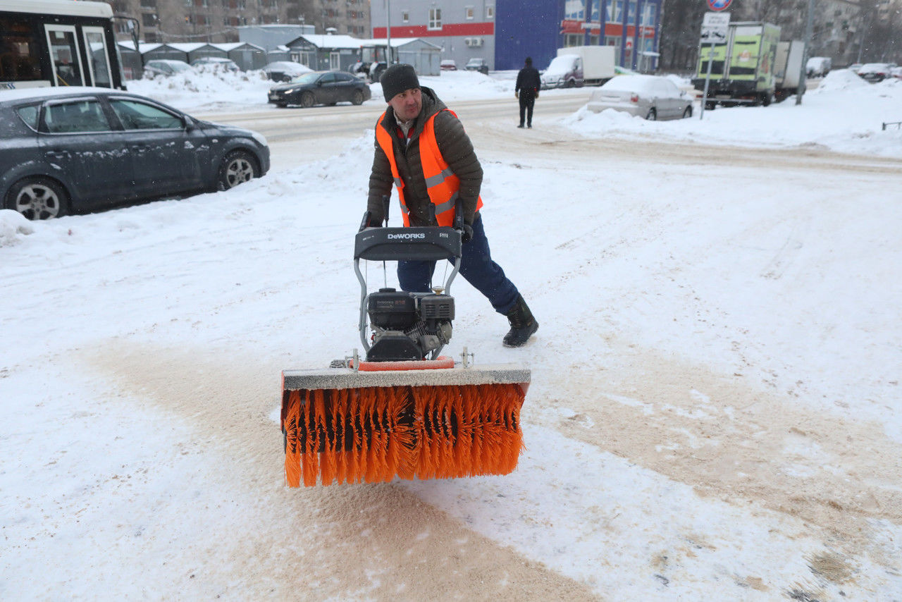 Уборка снега на парковках в Урае – цена от 36 руб. за м2 | ПроМусор – очистка, вывоз, услуги зимой
